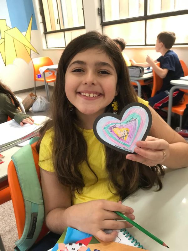 Amor com Cartões Artesanais - Estudantes do 4° ano do Fundamental I participam do Projeto Identitá para promover gentileza e empatia